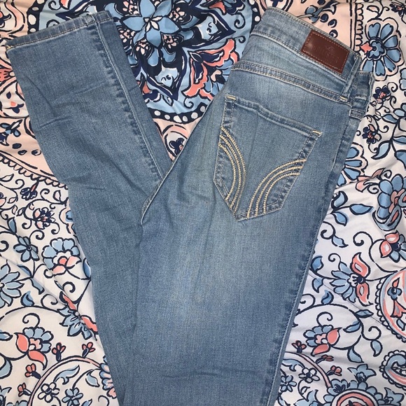 SOLD❤️ women’s hollister jeans bundle! - Picture 2 of 6